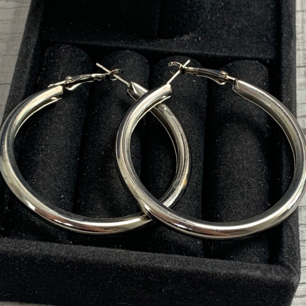 Classic Silver Tone High Polish Medium Hoop Earrings Latch Back 1.5 Inch